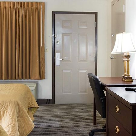 Executive Inn And Suites Enterprise Buitenkant foto