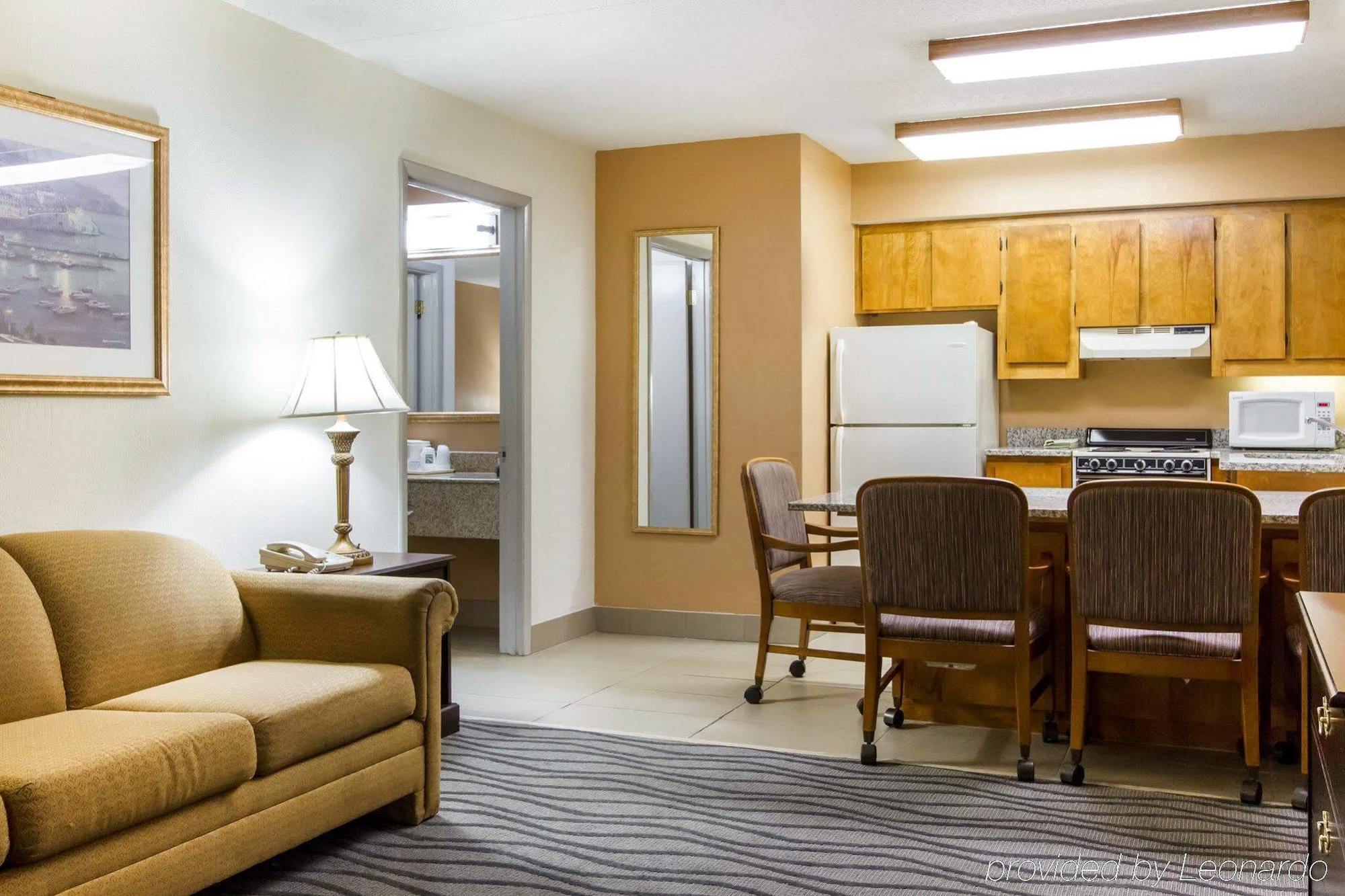 Executive Inn And Suites Enterprise Buitenkant foto